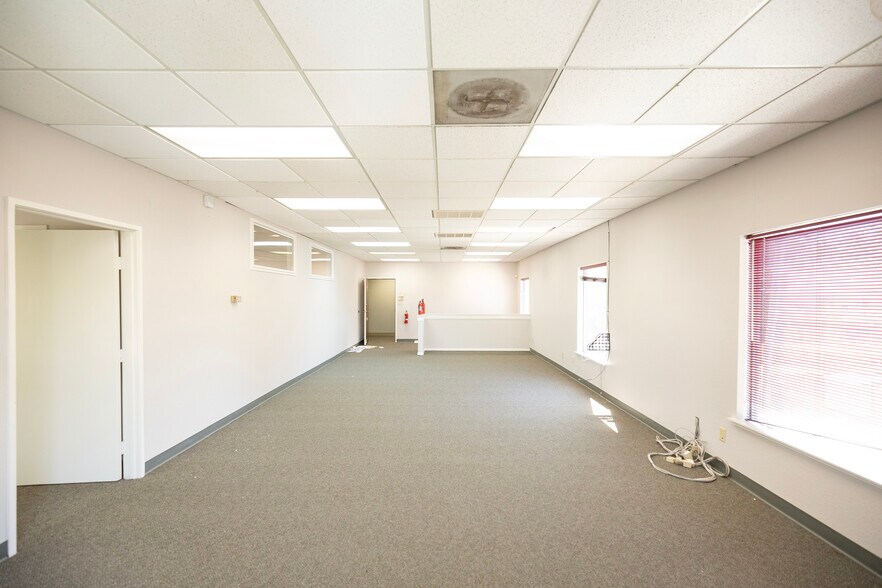 More Photos Of 3000 T St, Sacramento Office For Lease