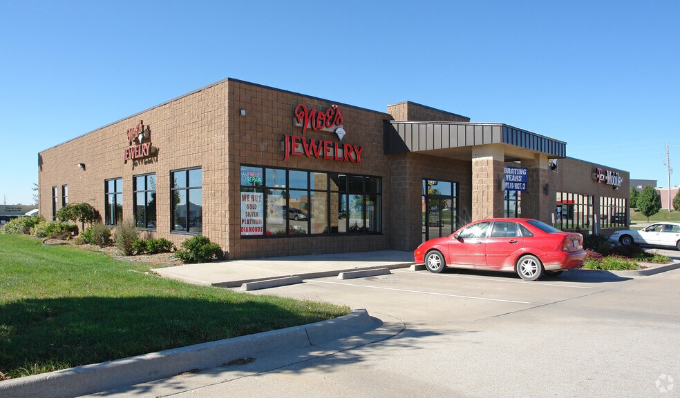 More Photos Of 2017-2021 W Foxwood Dr, Raymore Freestanding For Lease