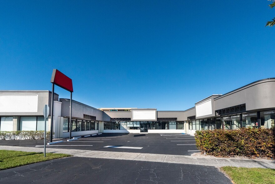 More Photos Of 202 Old Federal Hwy, Hallandale Beach Freestanding For Lease