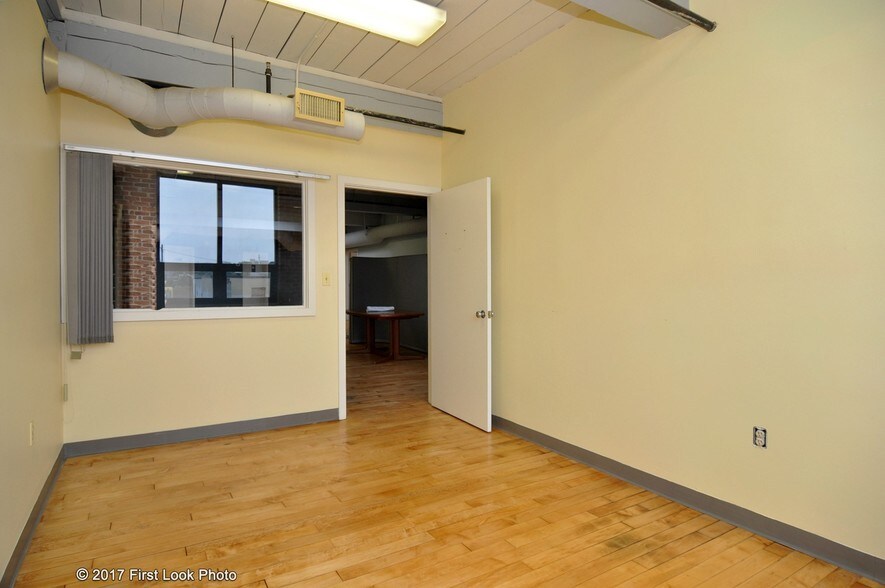 More Photos Of 49 Pavilion Ave, Providence Office For Lease
