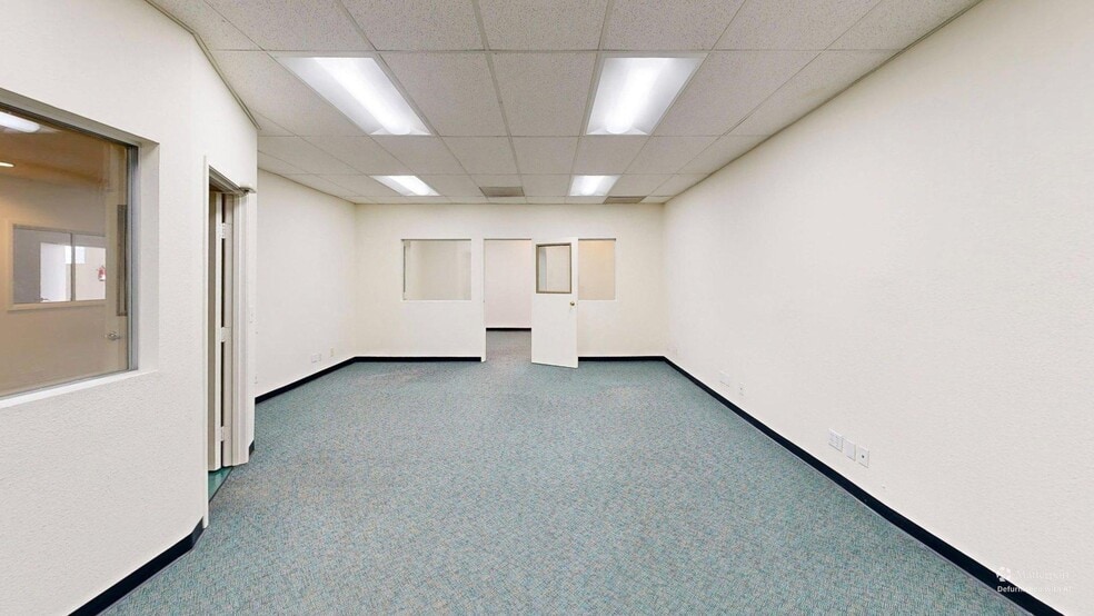 More Photos Of 2718 S Robertson Blvd, Los Angeles Service For Sale