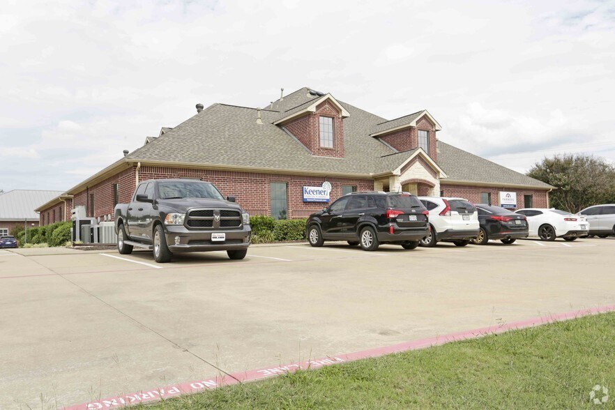 More Photos Of 200 N Rufe Snow, Keller Office For Lease