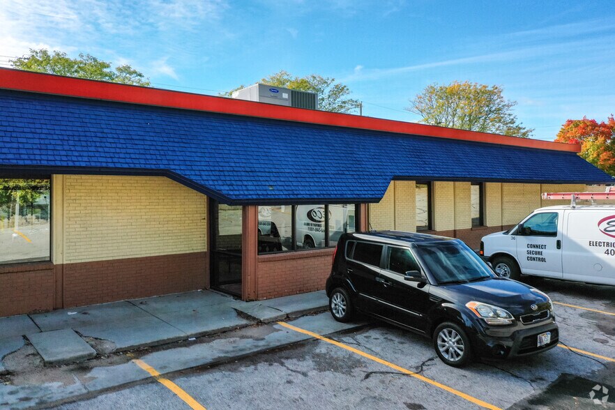 More Photos Of 7606 N 30th St, Omaha Fast Food For Sale