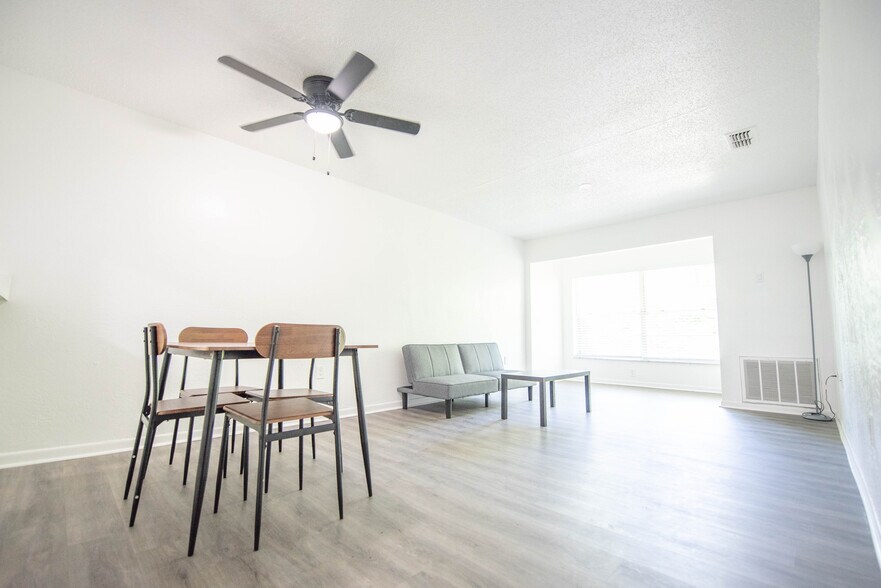 More Photos Of 1101 Tuskawilla Dr, Clearwater Apartments For Sale