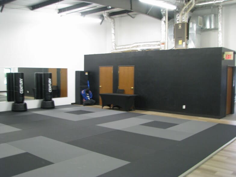More Photos Of 3600 Velp Ave, Howard Light Distribution For Lease