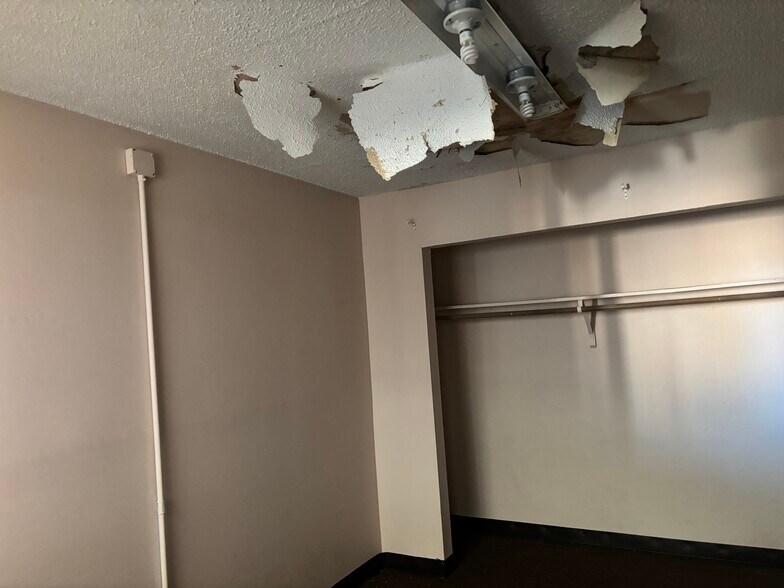 More Photos Of 3761 Royal Crest St, Las Vegas Office Residential For Sale
