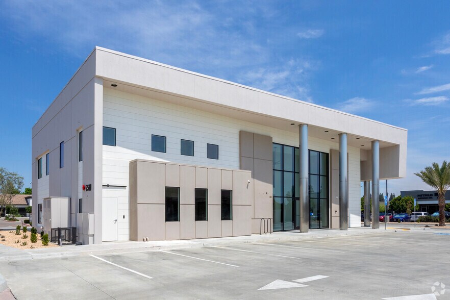 More Photos Of 7590 N Colonial Ave, Fresno Medical For Lease