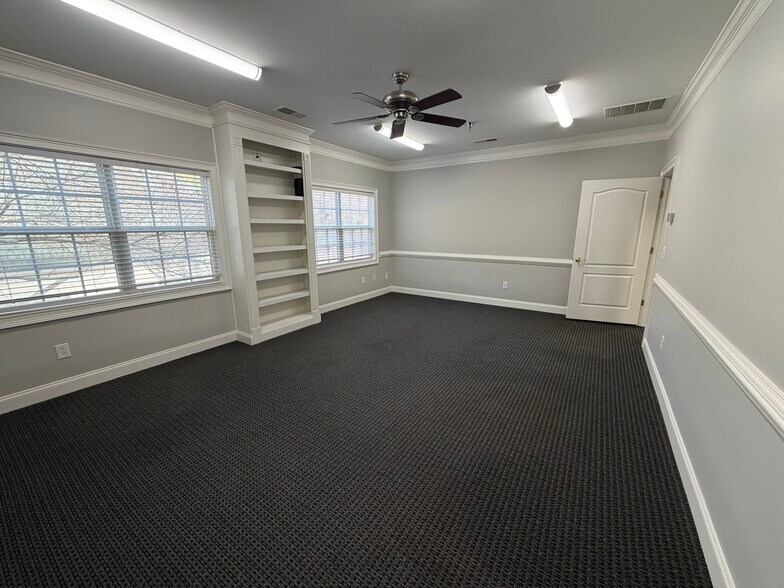 More Photos Of 965 Piedmont Rd NE, Marietta Office For Lease