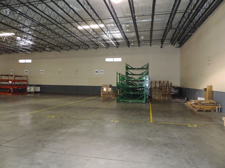 More Photos Of 13120 Spivey Dr, Laredo Warehouse For Lease