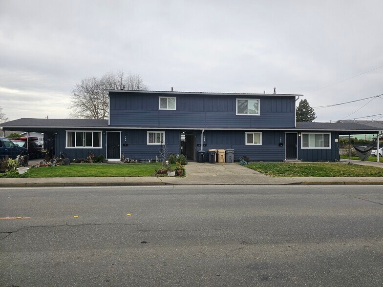 More Photos Of 702 SE 9th St, Grants Pass Apartments For Sale