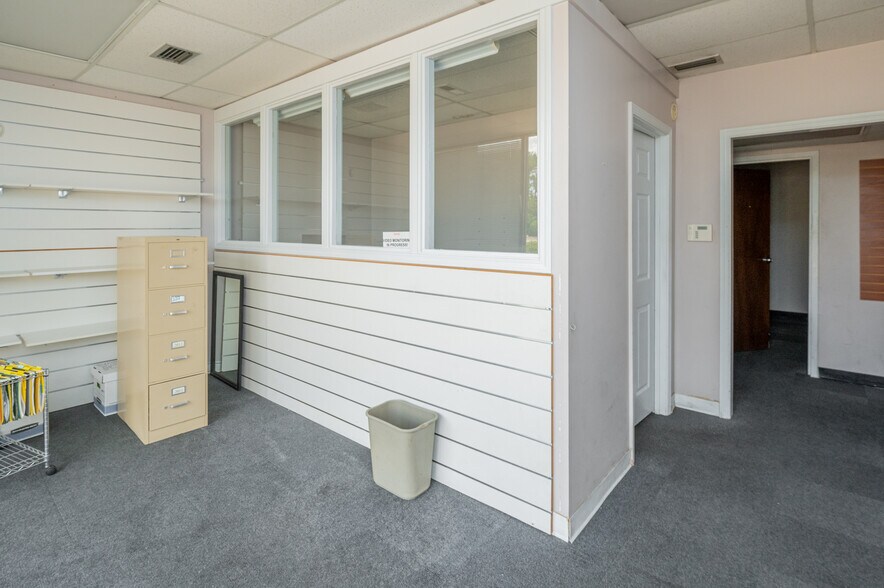 More Photos Of 730 Memorial Dr, Bessemer Medical For Sale
