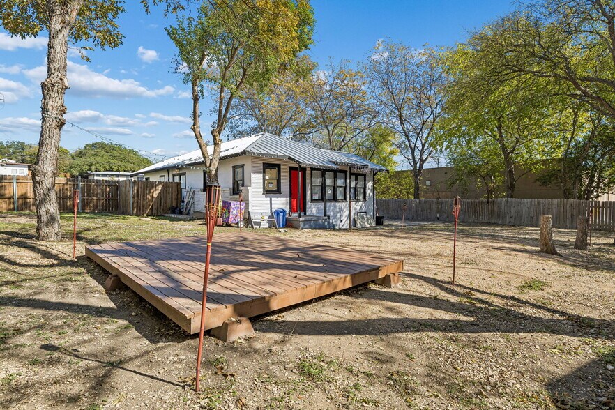 More Photos Of 2135 Bandera Rd, San Antonio Office Residential For Sale