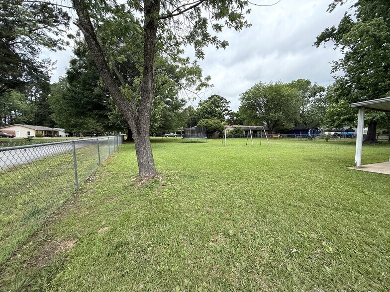 More Photos Of 608 S Pine St, Cabot Flex For Sale