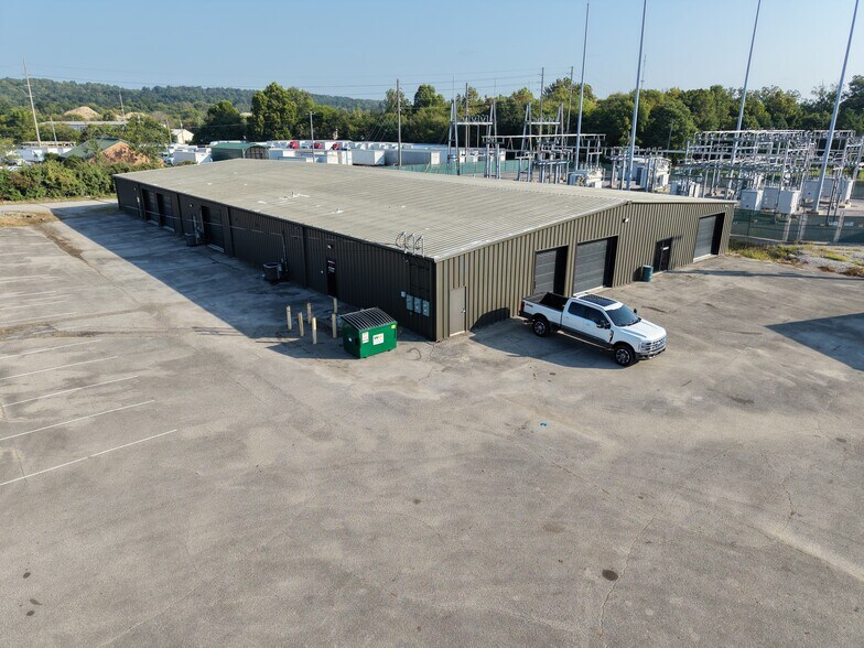 Primary Photo Of 2501 Commerce Cir, Tarrant Warehouse For Lease