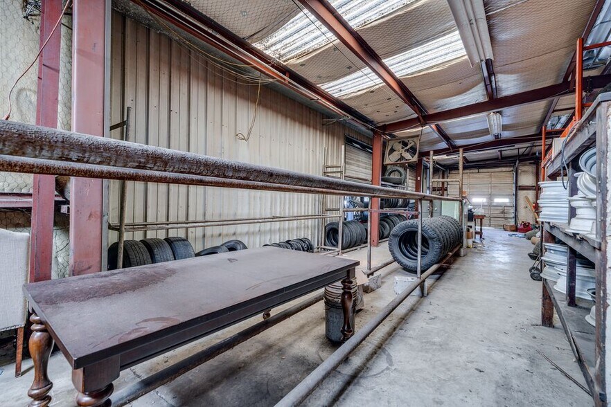 More Photos Of 1914 Cypress St, West Monroe Service For Sale