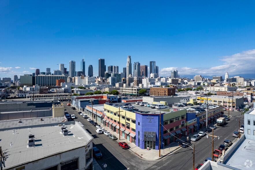 More Photos Of 921 Crocker St, Los Angeles Storefront Retail Office For Sale