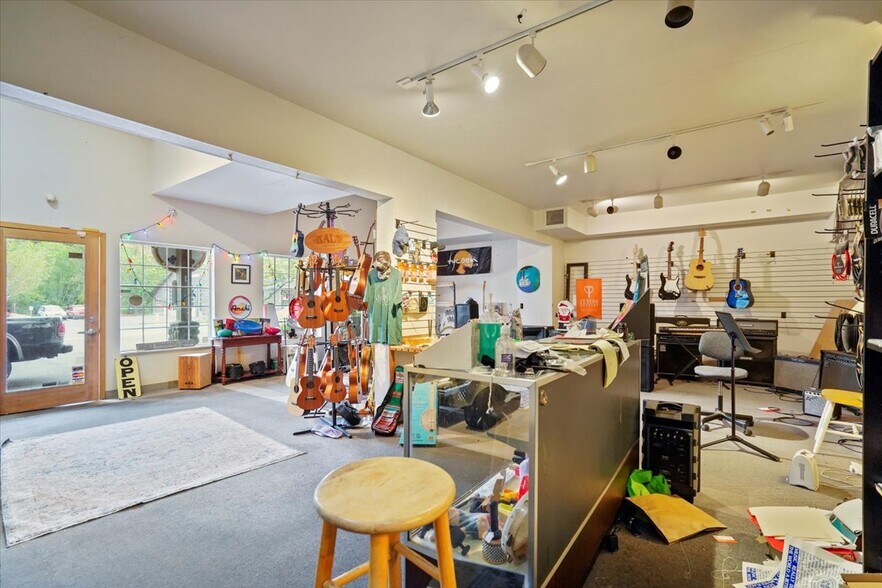 More Photos Of 171 Sunset Blvd, Cannon Beach Storefront Retail Residential For Sale