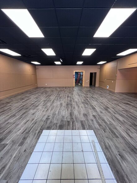 More Photos Of 215 Washington St, Brainerd Flex For Lease