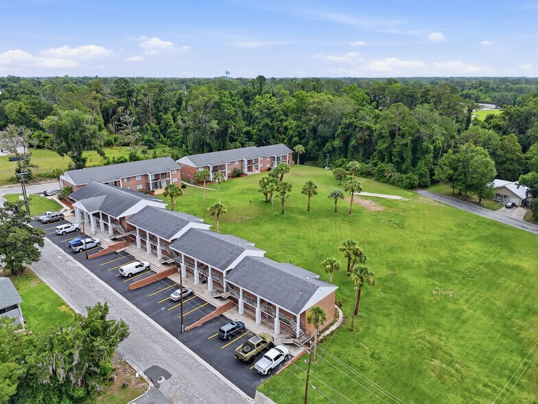 More Photos Of 781 SE Church St, Lake City Apartments For Sale