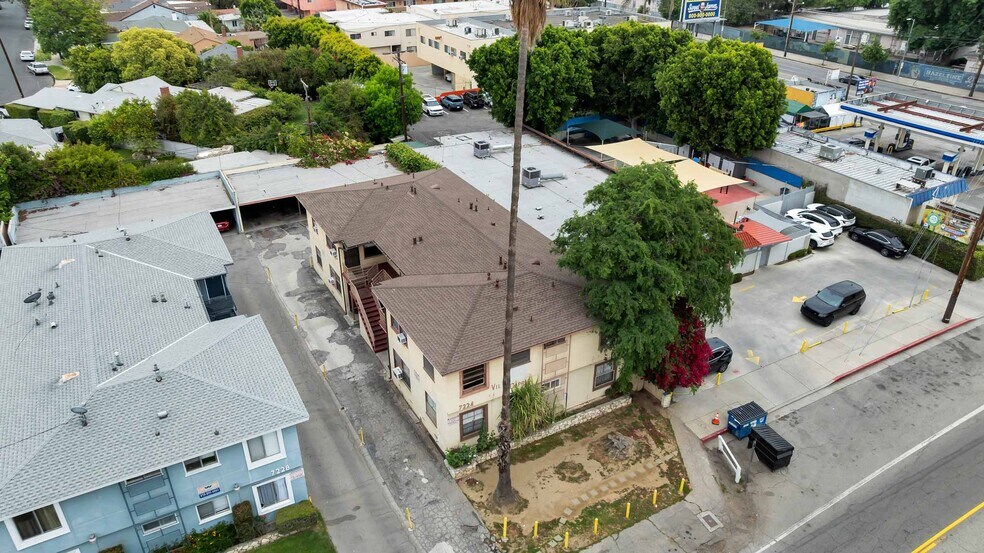 More Photos Of 7224 Hazeltine Ave, Van Nuys Apartments For Sale