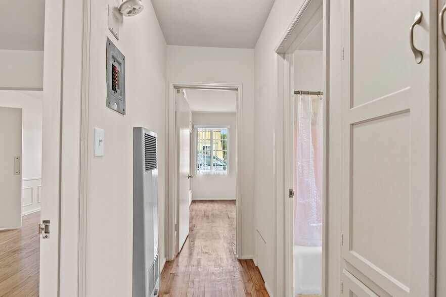More Photos Of 123-129 N Jackson St, Glendale Apartments For Sale