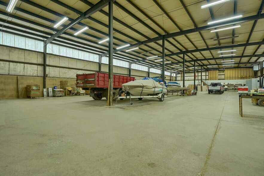 More Photos Of 7670 S Fishel Dr, Dublin Warehouse For Sale