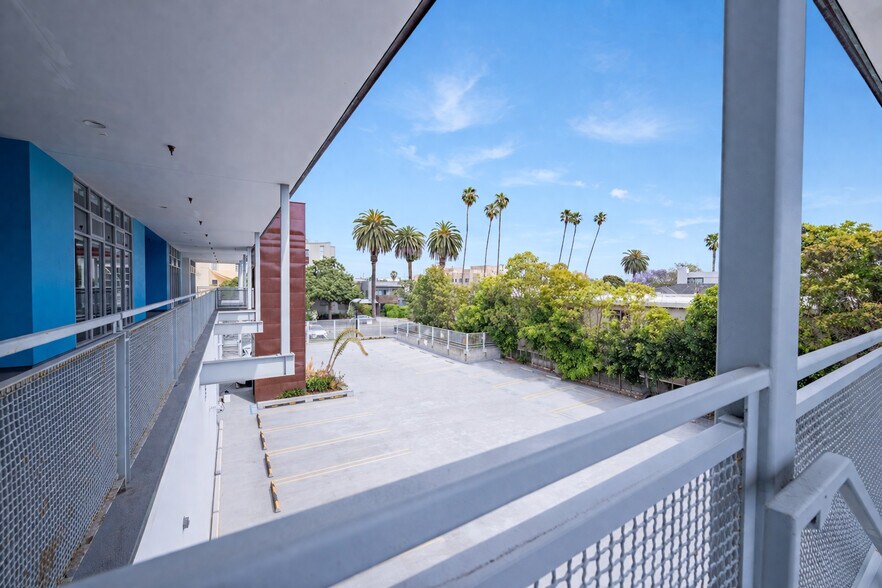 More Photos Of 820 Broadway, Santa Monica Loft Creative Space For Lease