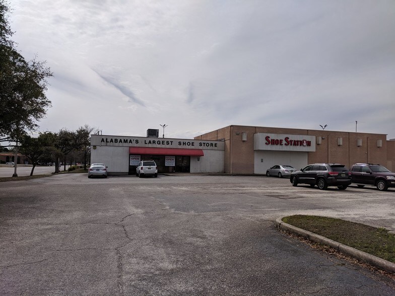 More Photos Of 450 Bel Air Blvd, Mobile Freestanding For Lease
