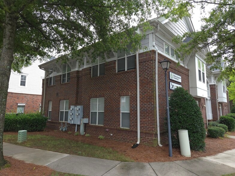 More Photos Of 705-711 Peninsula Dr, Davidson Office For Sale