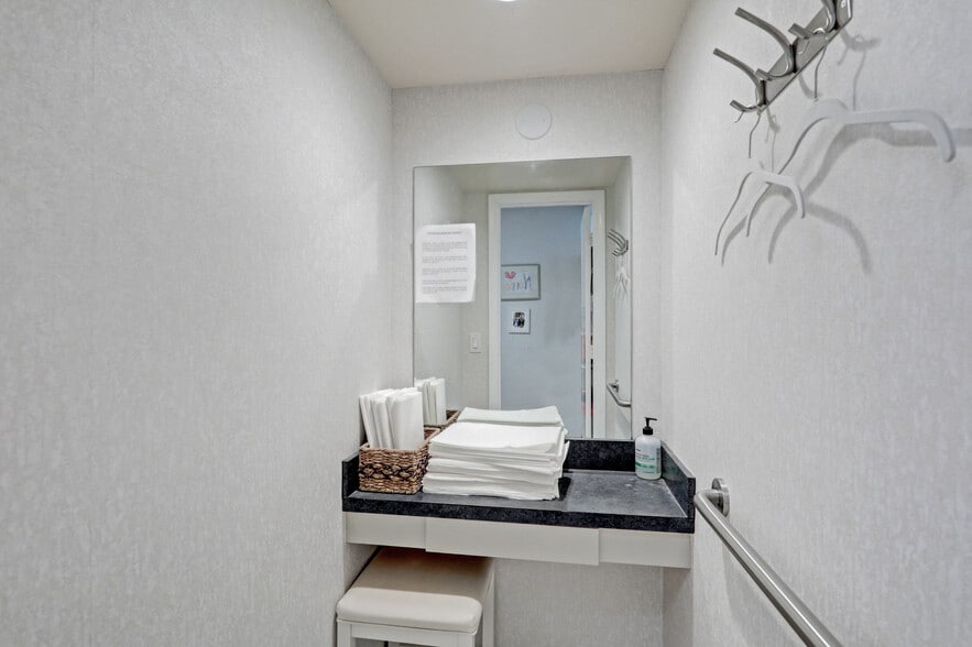 More Photos Of 3537 Forest Hill Blvd, West Palm Beach Medical For Lease