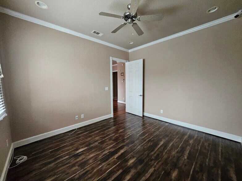 More Photos Of 1804 Snake River Rd, Katy Medical For Lease