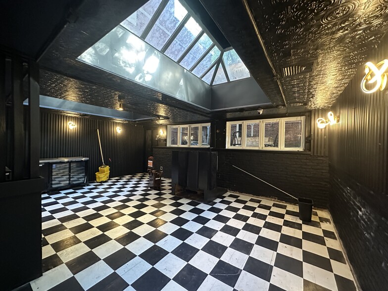 More Photos Of 232 W 14th St, New York Apartments For Lease