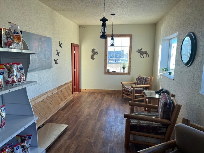 More Photos Of 618 W Pine St, Pinedale General Retail For Sale