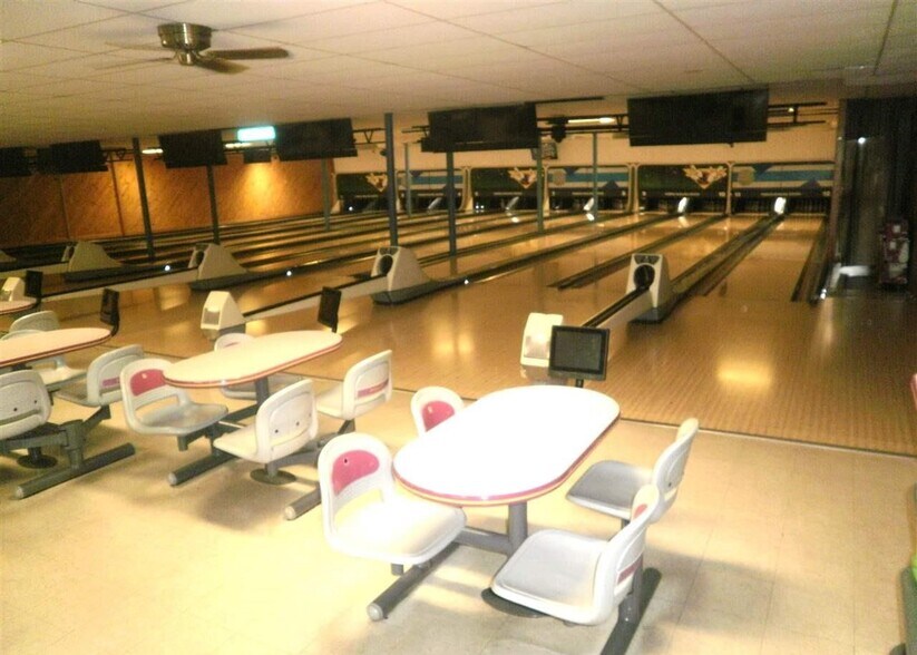 More Photos Of 1929 5th Ave E, Hibbing Sports And Entertainment For Sale