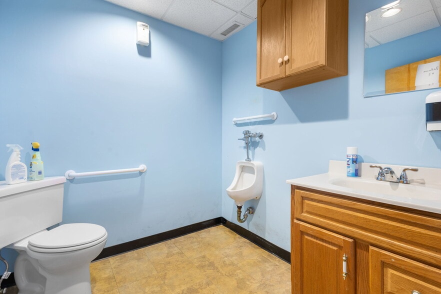 More Photos Of 2622 South Ave, Wappingers Falls Office For Sale