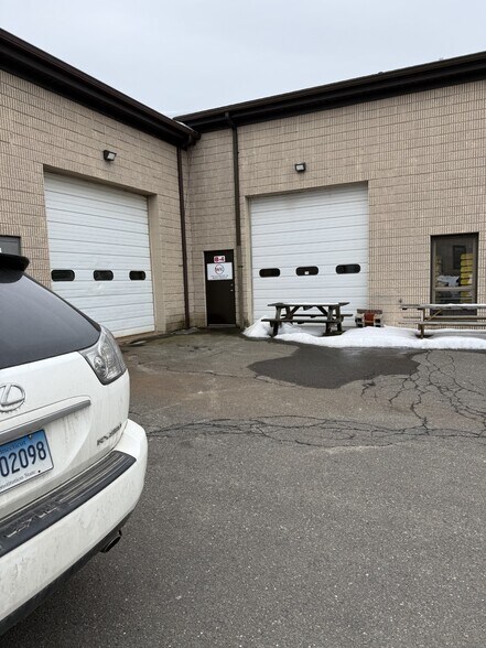 More Photos Of 91 Willenbrock Rd, Oxford Light Manufacturing For Lease