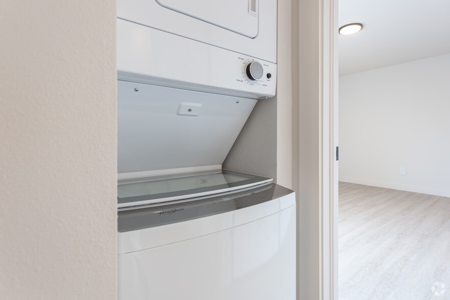More Photos Of 107 N B St, Salt Lake City Apartments For Sale