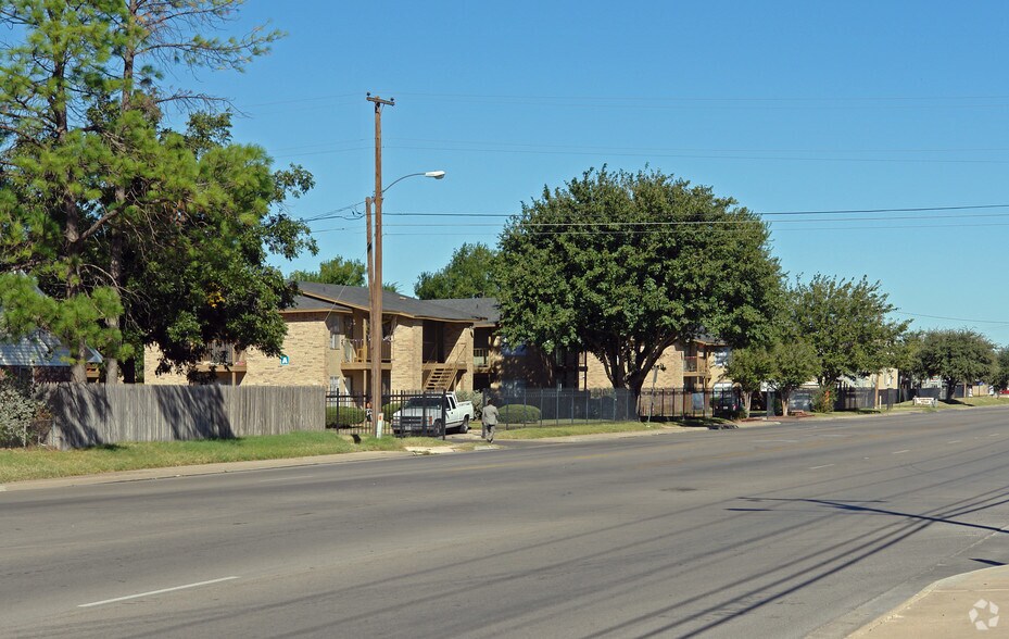 More Photos Of 3001 N Midland Dr, Midland Apartments For Sale