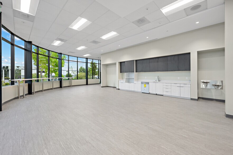 More Photos Of 1395 Aspen Way, Vista Warehouse For Lease