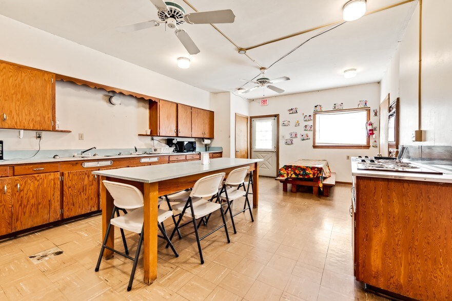 More Photos Of 4633 Wichita St, Fort Worth Religious Facility For Lease