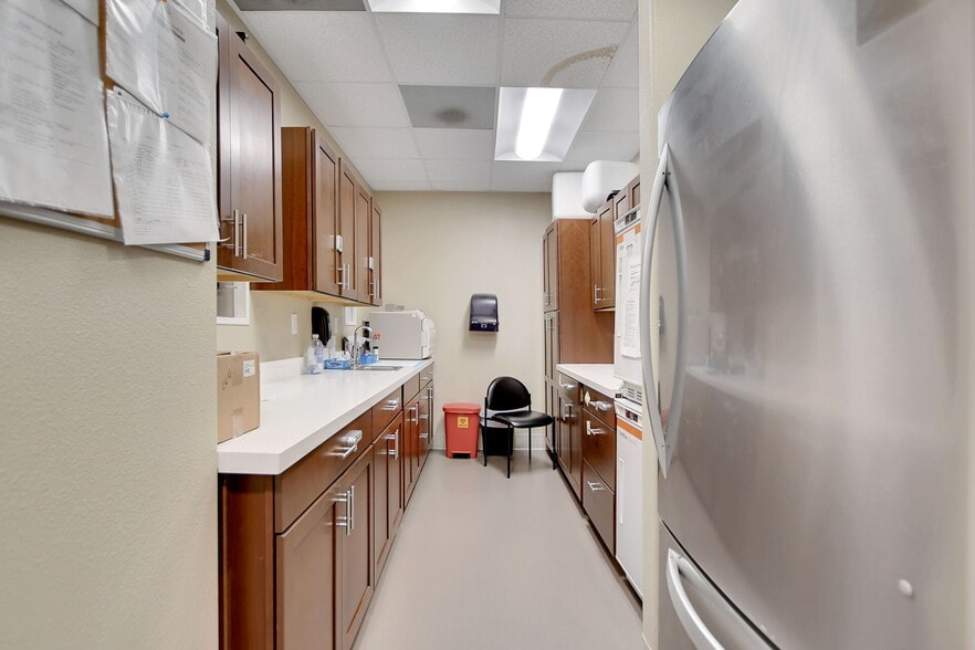 More Photos Of 264 N Highland Springs Ave, Banning Medical For Sale
