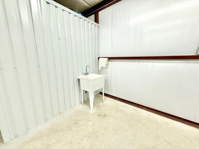 More Photos Of 1906 ave t, Hondo Flex For Sale