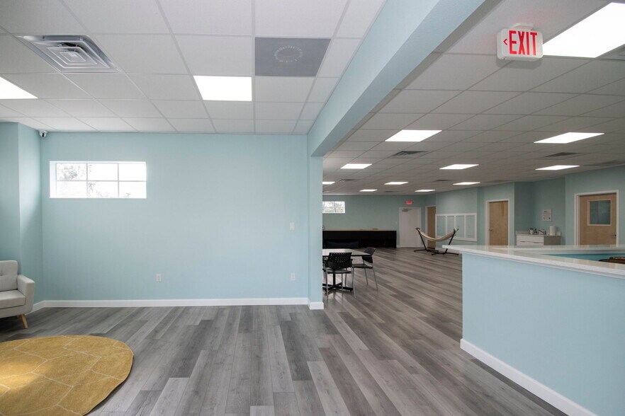 More Photos Of 4535 Tamiami Trl, Port Charlotte Office For Lease