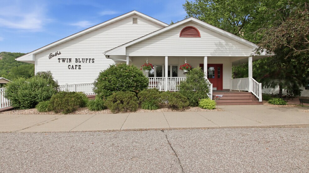 Primary Photo Of S286 WI-35, Nelson Restaurant For Sale