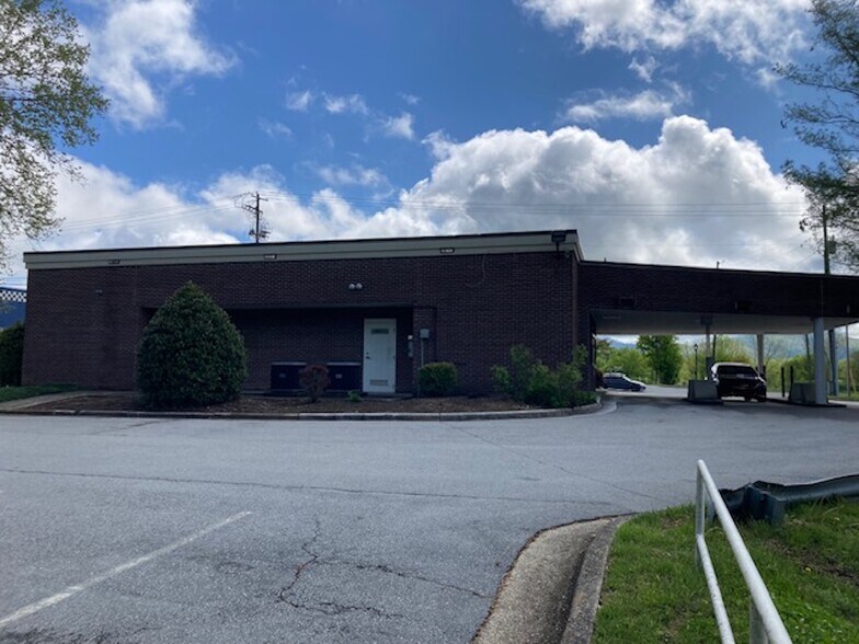 More Photos Of 3811 Hendersonville Rd, Fletcher Office For Lease