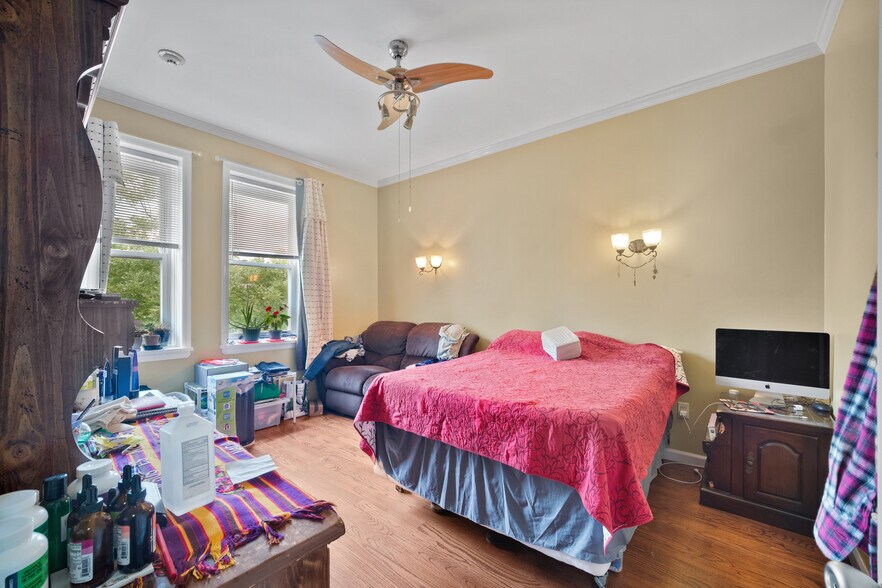 More Photos Of , Leonia General Retail For Sale