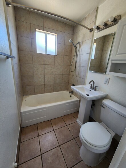 More Photos Of 476 H St, Brawley Apartments For Sale