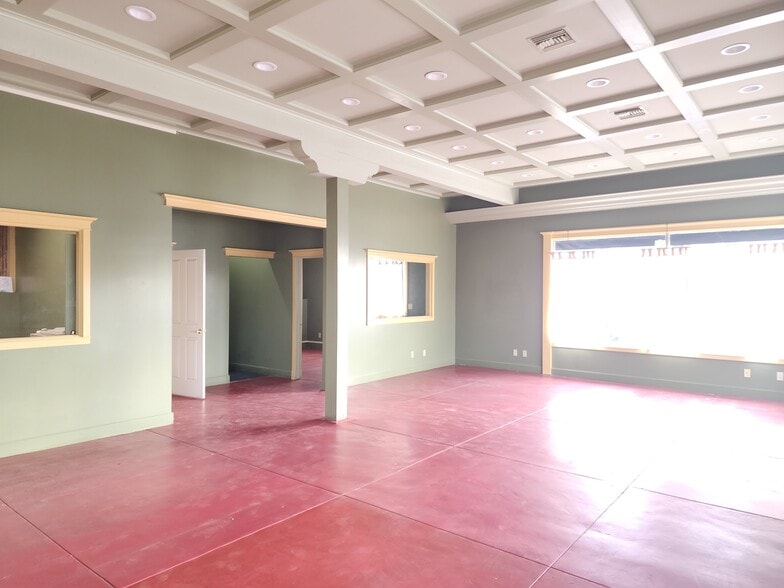 More Photos Of 800-810 W 9th St, San Pedro Office For Sale