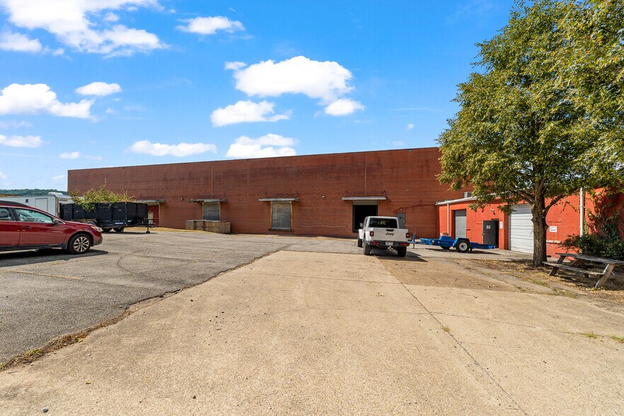 More Photos Of 1537-1545 Hansford St, Charleston Light Distribution For Lease