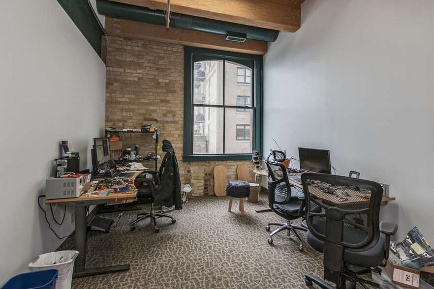 More Photos Of 413 Wacouta St, Saint Paul Office Residential For Lease